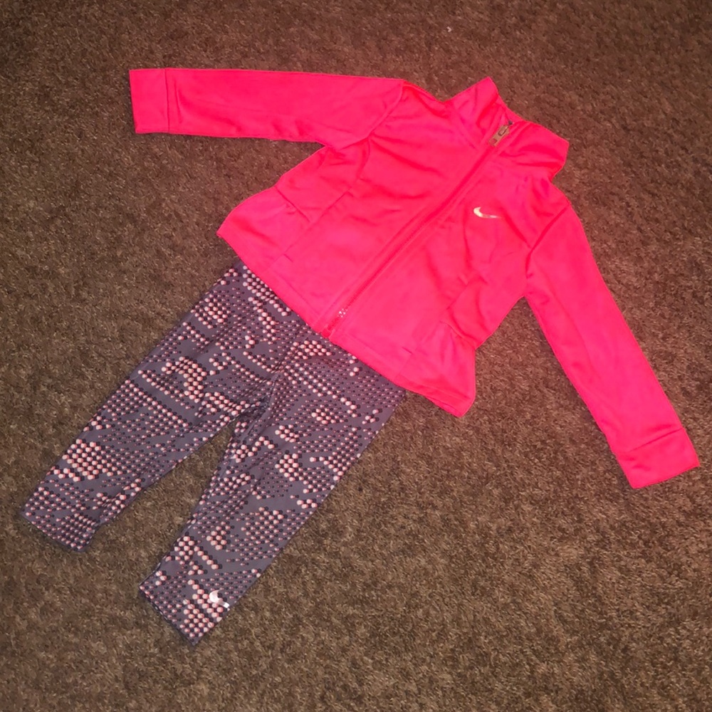 beautiful NIKE✅ sweat/workout suit!!! ❤️💕❤️💕🥰
